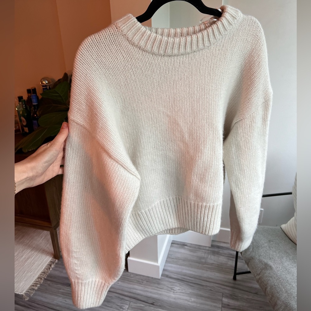 H&M WOOL CASHMERE BLEND CREAM SWEATER SIZE SMALL